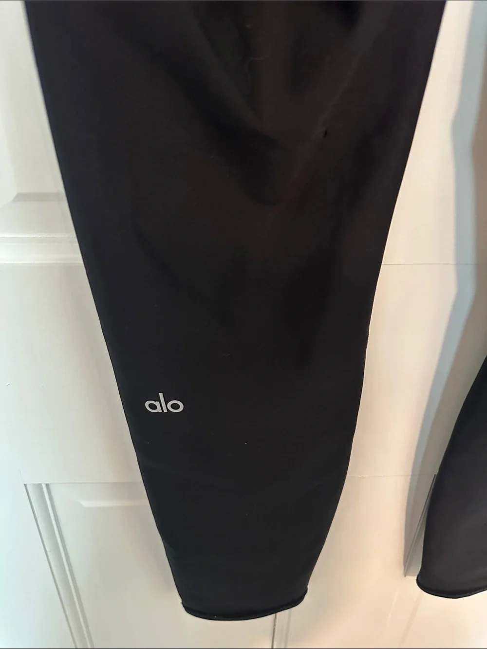Alo Yoga Airlift High-Waist Leggings – Black– Size Large